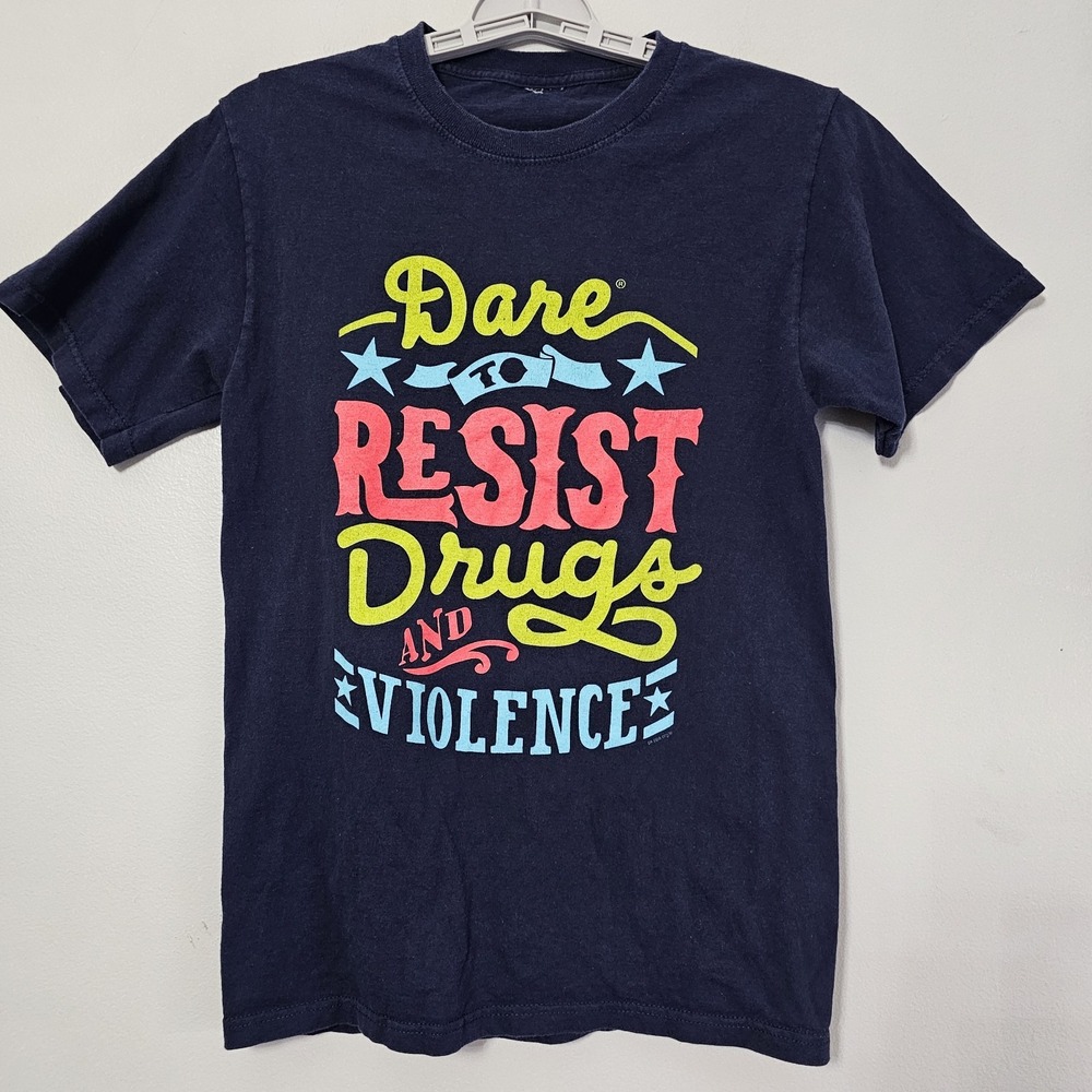 DARE To Resist Drugs And Violence  T-shirt Mens Size Small Black Retro Style VTG